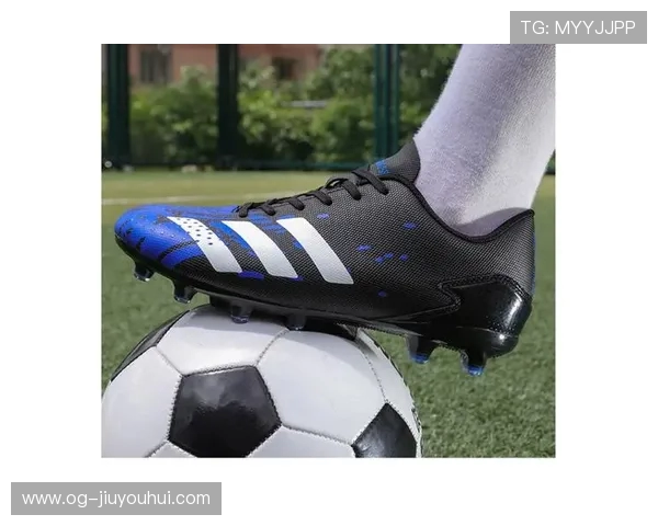 适合45码足球鞋长钉款设计与选购指南，提升球场表现的必备装备